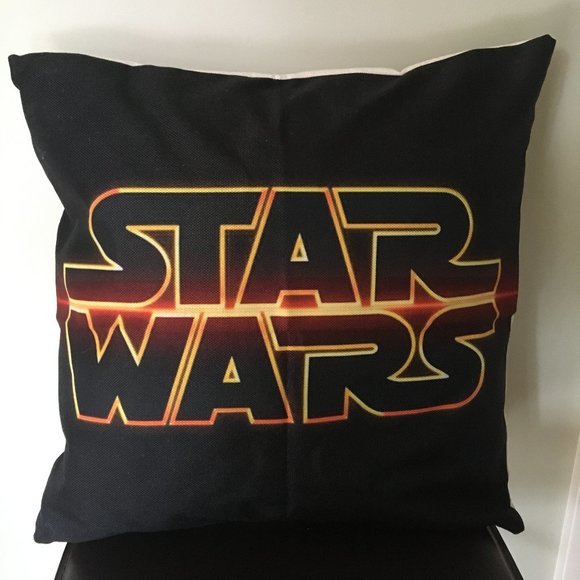 Star Wars -  NWOT Cushion cover/Throw pillow cover - Picture 1 of 1